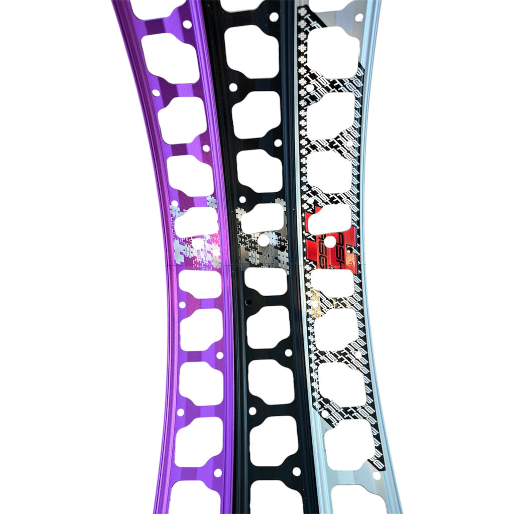 Jante arrière 19'' 47mm 32 trous noir, argent, violette| Rim rear 19'' 47mm 32 holes Black, Silver, Purple